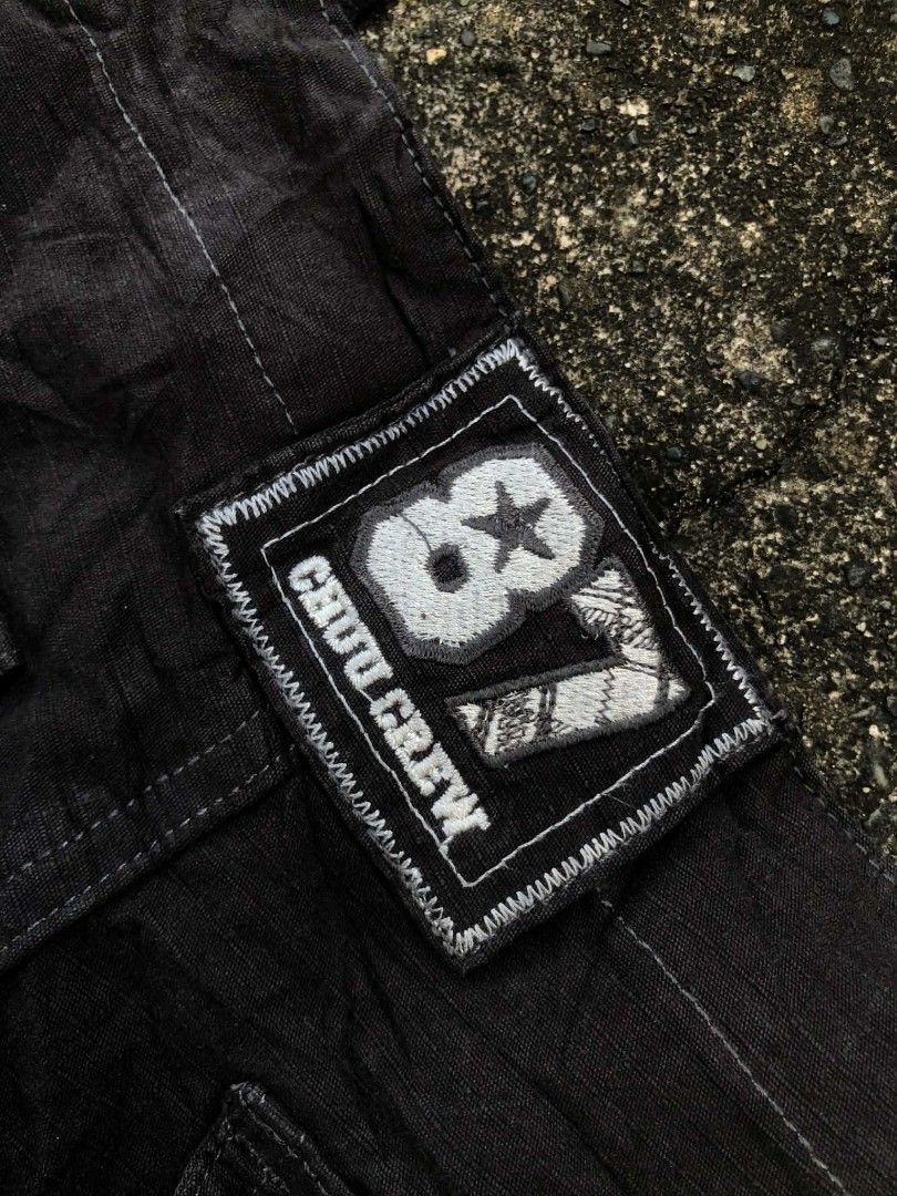 CHUU CREW MULTIPLE POCKET ( UNISEX ) (Category: Jeans) located in Cabagan. Submitted by ukayflips (Listing ID 1461858640, Image 3). Description: DIMES W 28'29 TH 12.3 L 41.5 H 11 GOOD CONDITION COMPLETE TAGS ISSUE ❌.