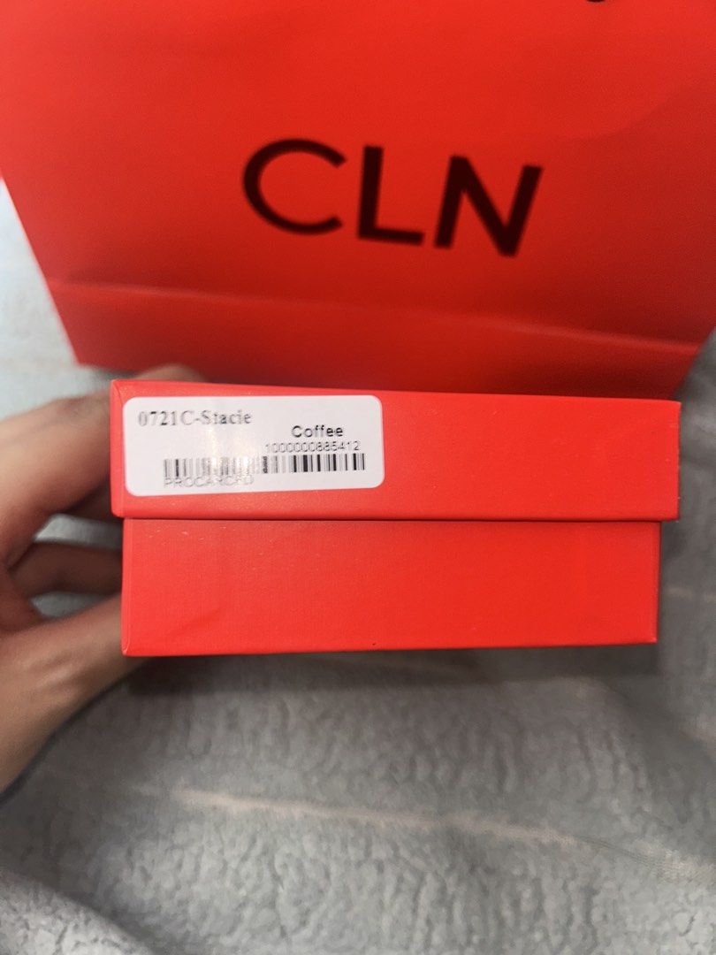 CLN 0721C-Stacie Card Holder (Category: Wallets & Card holders) located in Manila. Submitted by decluttering_kira (Listing ID 1461949141, Image 3). Description: brand new! never been used po! rsf: d magagamit dahil walang madaming cards.