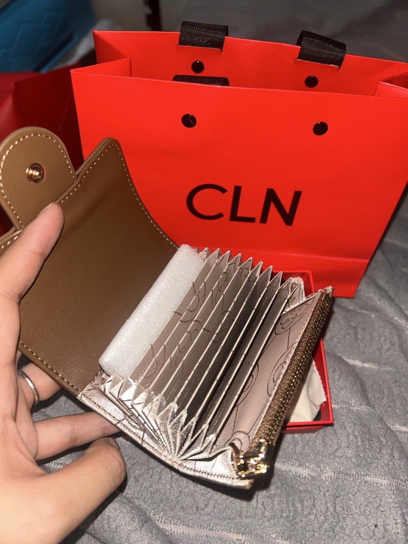 CLN 0721C-Stacie Card Holder (Category: Wallets & Card holders) located in Manila. Submitted by decluttering_kira (Listing ID 1461949141, Image 2). Description: brand new! never been used po! rsf: d magagamit dahil walang madaming cards.