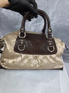 (Category: ) located in . Submitted by bestvintagebags (Listing ID 1461838095, Image 1). Description: .