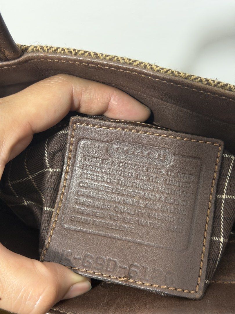 Coach bleeker leather tweed tote bag (Category: Shoulder Bags) located in Manila. Submitted by prelovedbyramiah (Listing ID 1461913189, Image 3). Description: No flaws .