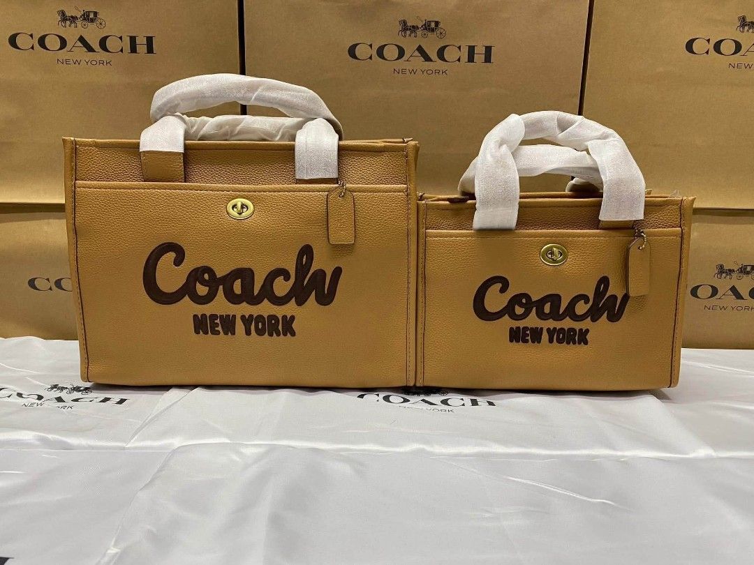 Coach Cargo Leather 26/35cm Tote Bag (Category: Wallets & Card holders) located in Manila. Submitted by msddirectfactoryoutlet (Listing ID 1461883142, Image 2). Description: Cargo Tote Leather 35cm/26cm.