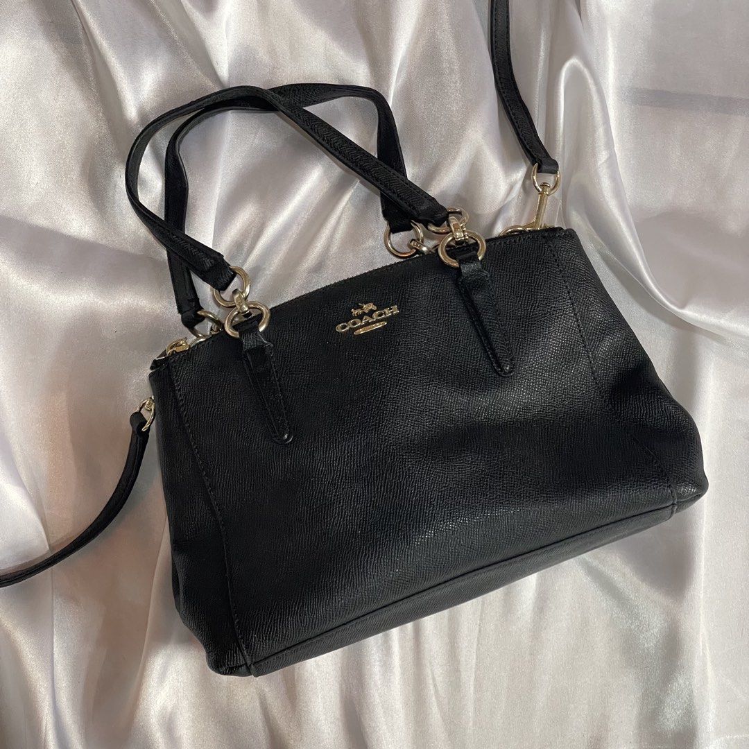 COACH CHRISTIE CARRYALL (Category: Shoulder Bags) located in Manila. Submitted by syle_88 (Listing ID 1461970224, Image 1). Description: .