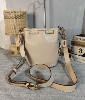 (Category: ) located in . Submitted by boutiquechic (Listing ID 1461942628, Image 1). Description: .