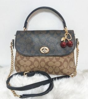 (Category: ) located in . Submitted by urban_thrift_09 (Listing ID 1461950264, Image 1). Description: .