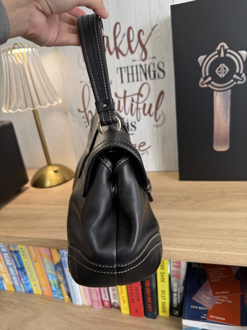 COACH SOHO TOP HANDLE (Category: Luxury Bags & Wallets) located in San Pedro. Submitted by chrizzellebernardino (Listing ID 1461833874, Image 3). Description: 100% guaranteed authentic JAPAN BOUGHT.