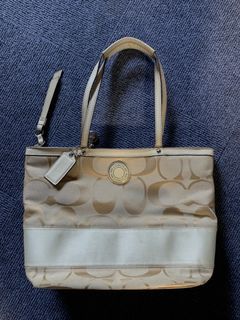 (Category: ) located in . Submitted by zen_luxurybags (Listing ID 1461819835, Image 1). Description: .