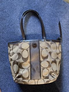 (Category: ) located in . Submitted by zen_luxurybags (Listing ID 1461819941, Image 1). Description: .