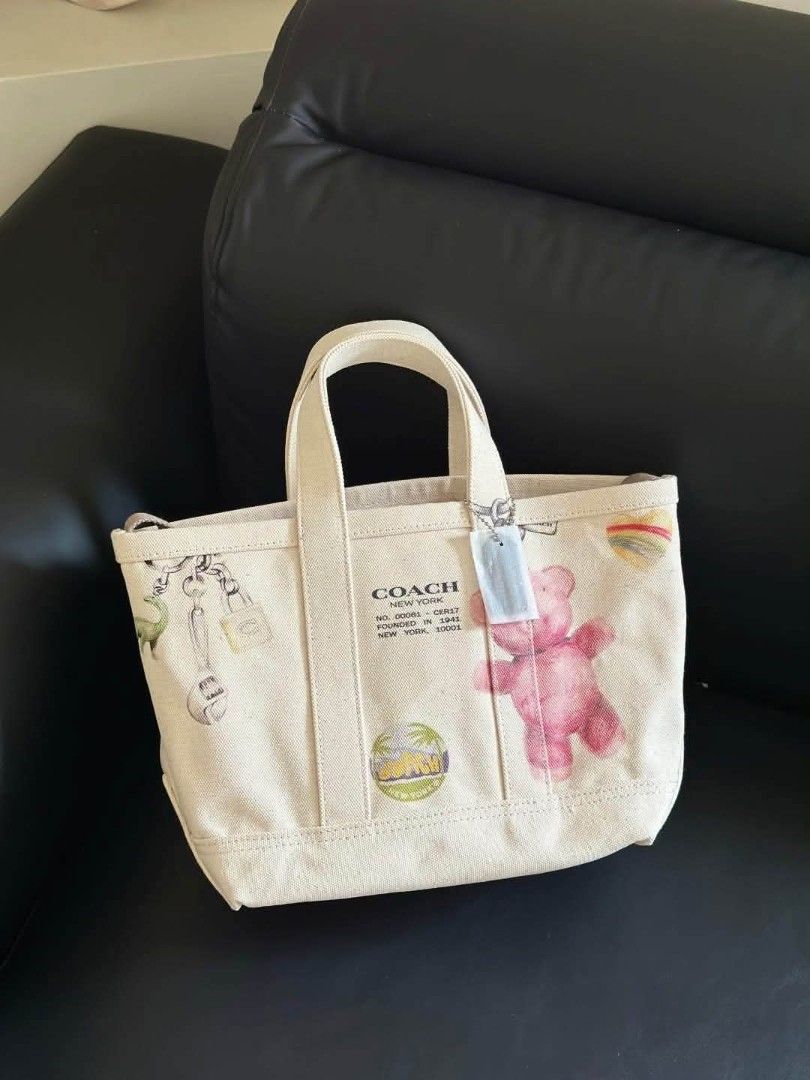 Coach Utility Tote 27 with Sketch Print (Category: Tote Bags) located in Quezon City. Submitted by bagsboutiqueph (Listing ID 1461957137, Image 3). Description: LAST PRICE POSTED. LIMITED STOCKS! BRANDNEW WITH INCLUSIONS. COLOR MAY SLIGHTLY VARY IN ACTUAL DUE TO LIGHTING AND CAMERA SETTING. OTHER PHOTOS WILL BE SEND DURING PURCHASE AND FOR SURE BUYERS ONLY. WHEN IN DOUBT, DO NOT ORDER. THANK YOU..