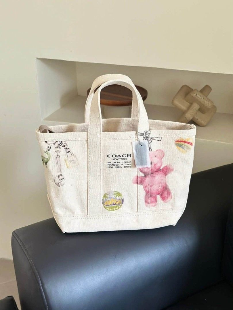 Coach Utility Tote 27 with Sketch Print (Category: Tote Bags) located in Quezon City. Submitted by bagsboutiqueph (Listing ID 1461957137, Image 2). Description: LAST PRICE POSTED. LIMITED STOCKS! BRANDNEW WITH INCLUSIONS. COLOR MAY SLIGHTLY VARY IN ACTUAL DUE TO LIGHTING AND CAMERA SETTING. OTHER PHOTOS WILL BE SEND DURING PURCHASE AND FOR SURE BUYERS ONLY. WHEN IN DOUBT, DO NOT ORDER. THANK YOU..