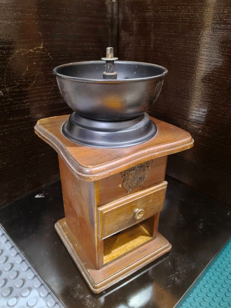 Coffee Grinder - Incomplete (Category: Coffee & Tea Tableware) located in Cebu City. Submitted by dudes_villanueva (Listing ID 1461818444, Image 1). Description: Coffee Grinder - Incomplete 📌 Lacking Handle. 📌 Bilhan nalang ng pang replacement. Sold as is. 📌 May Kulang lower na drawer. 📌 Maganda din pang display..