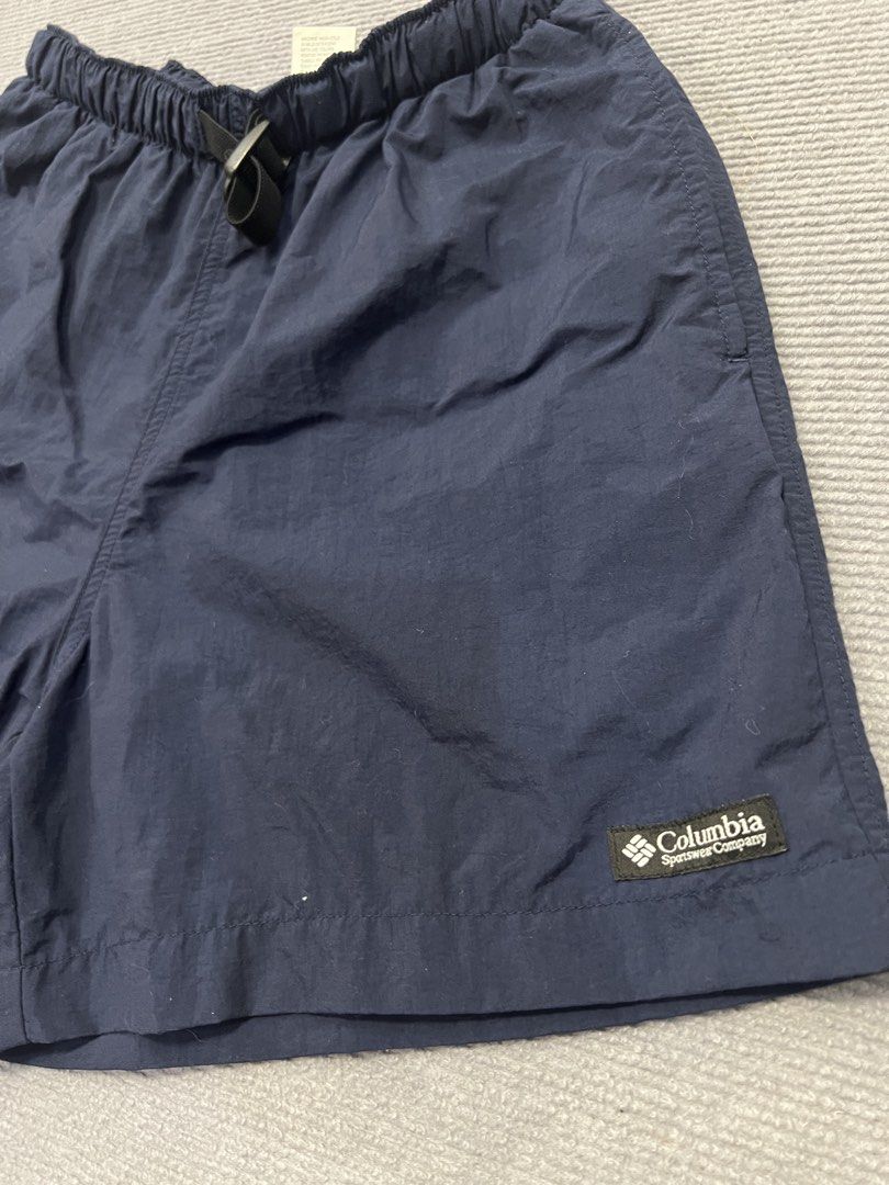 Columbia active shorts garterized navy blue (Category: Activewear) located in Aparri. Submitted by amnorthloots (Listing ID 1461824542, Image 2). Description: Good as new No issue Color rate 10/10 Waistline 26”-34” Length 16”.