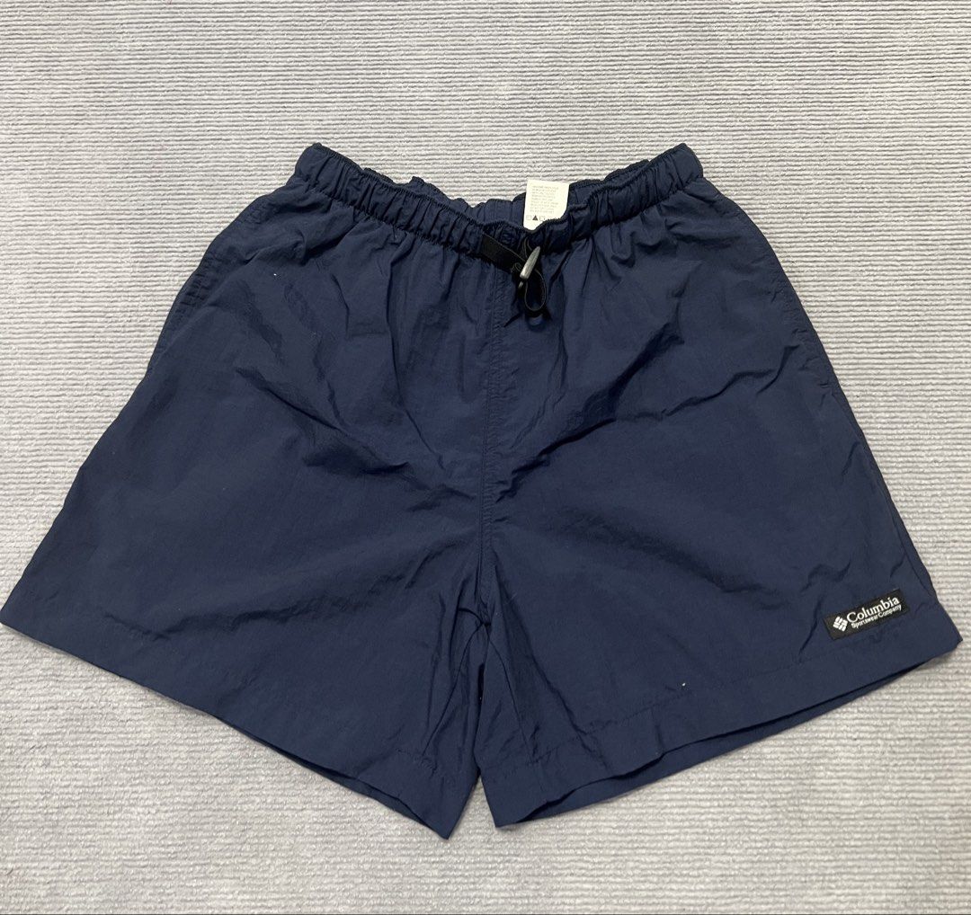 Columbia active shorts garterized navy blue (Category: Activewear) located in Aparri. Submitted by amnorthloots (Listing ID 1461824542, Image 1). Description: Good as new No issue Color rate 10/10 Waistline 26”-34” Length 16”.