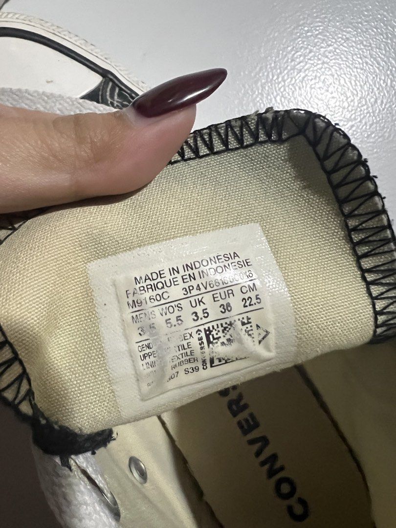 Converse All Star High Top Sneakers Black (Category: Sneakers) located in Quezon City. Submitted by vieee_ (Listing ID 1461988338, Image 2). Description: - Classic black Converse high tops - Made in Indonesia - Size: Women's US 5.5 - Ideal for everyday wear Negotiable .