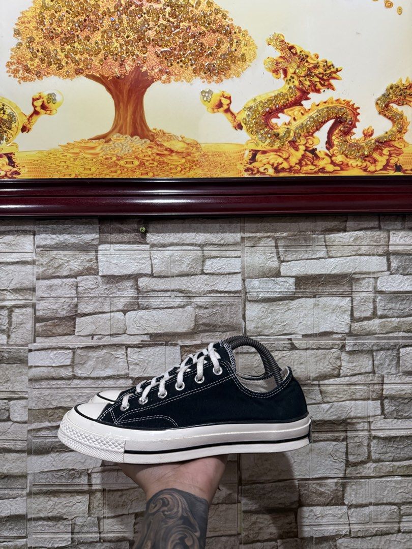 Converse chuck Low | 8-8.5 MEN (Category: Sneakers) located in Marikina City. Submitted by s_ng_s009 (Listing ID 1462002104, Image 3). Description: Authentic 8-8.5 MEN / 26.5 cm Excellent condition No box 1999 + sf.