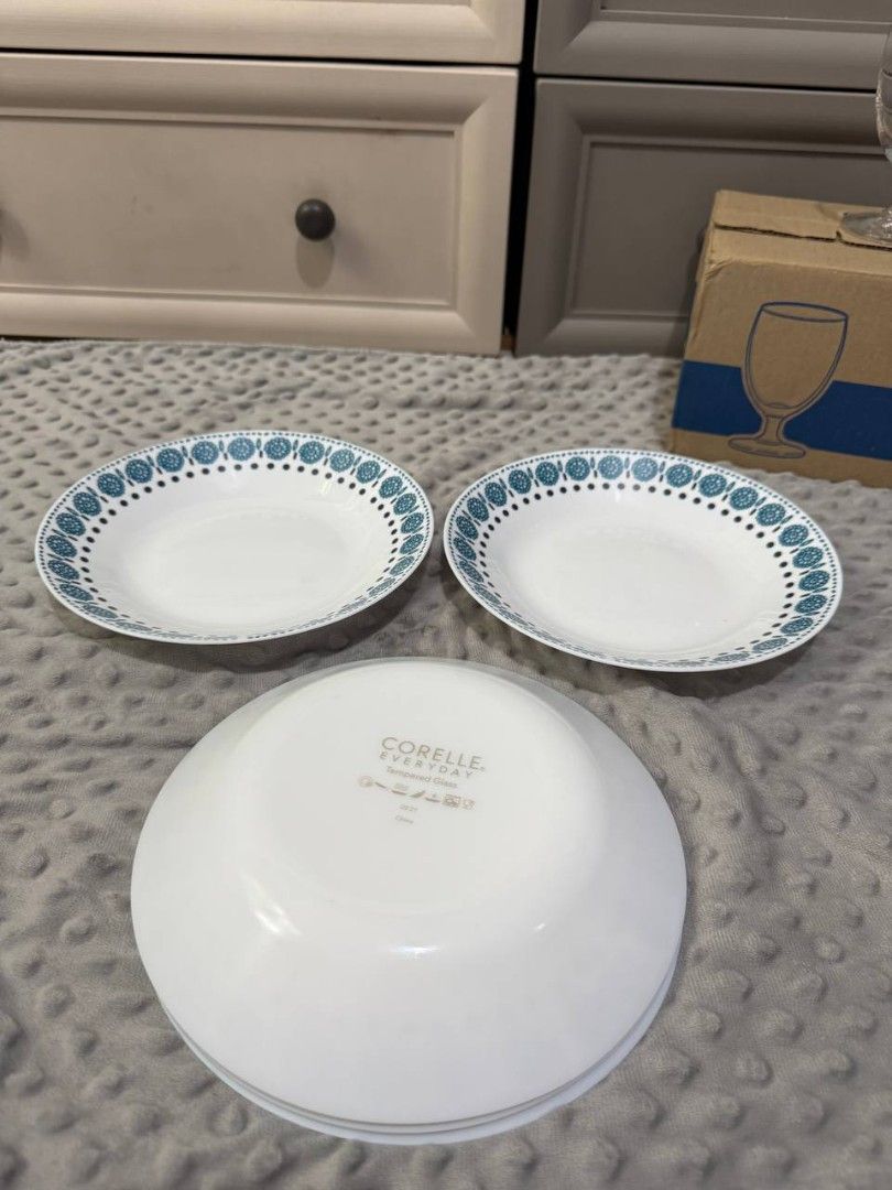 Corelle Dinnerware Set – Plates, Bowls & Glassware (Category: Dinnerware & Cutlery) located in Pateros City. Submitted by collectorcorners (Listing ID 1461816076, Image 2). Description: Corelle Dinnerware Set – Plates, Bowls & Glassware Description CORELLE DINNERWARE SET FOR SALE Pre-owned Corelle dinnerware set. Includes assorted plates and bowls as shown in the photos. Includes: 🍽 Corelle dinner plates 🥣 Corelle bowls 🍽 Assorted Corelle plat