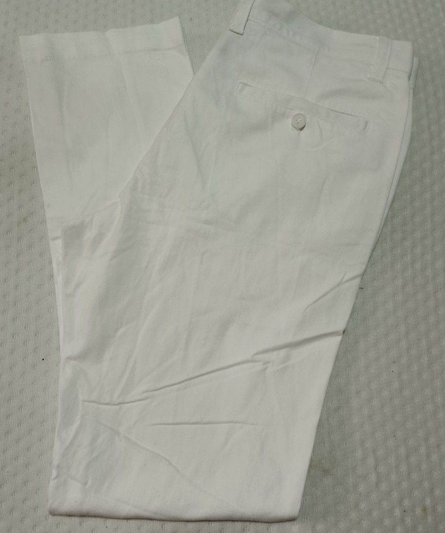 COUCH KHAKIS 34 (Category: Chinos) located in Quezon City. Submitted by ahyaladyblue (Listing ID 1461961873, Image 2). Description: .