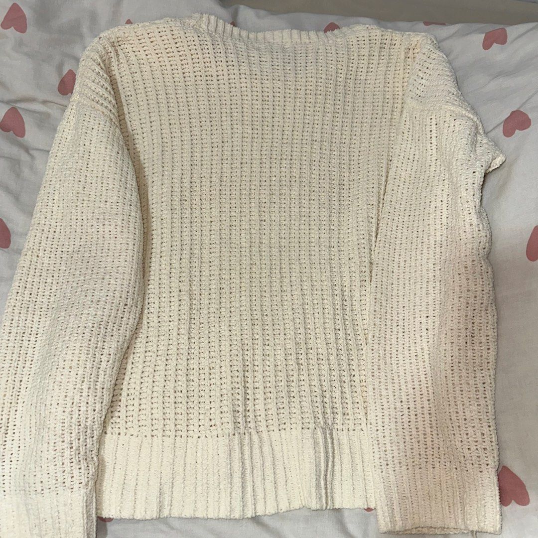 Cream Cable Knit Sweater Size L (Category: Coats, Jackets and Outerwear) located in Las Pinas. Submitted by gaea.d (Listing ID 1461942210, Image 2). Description: - Cream colored cable knit sweater - Brand: SO - Size: L - Visible cabinet stains but can still be treated or washed.