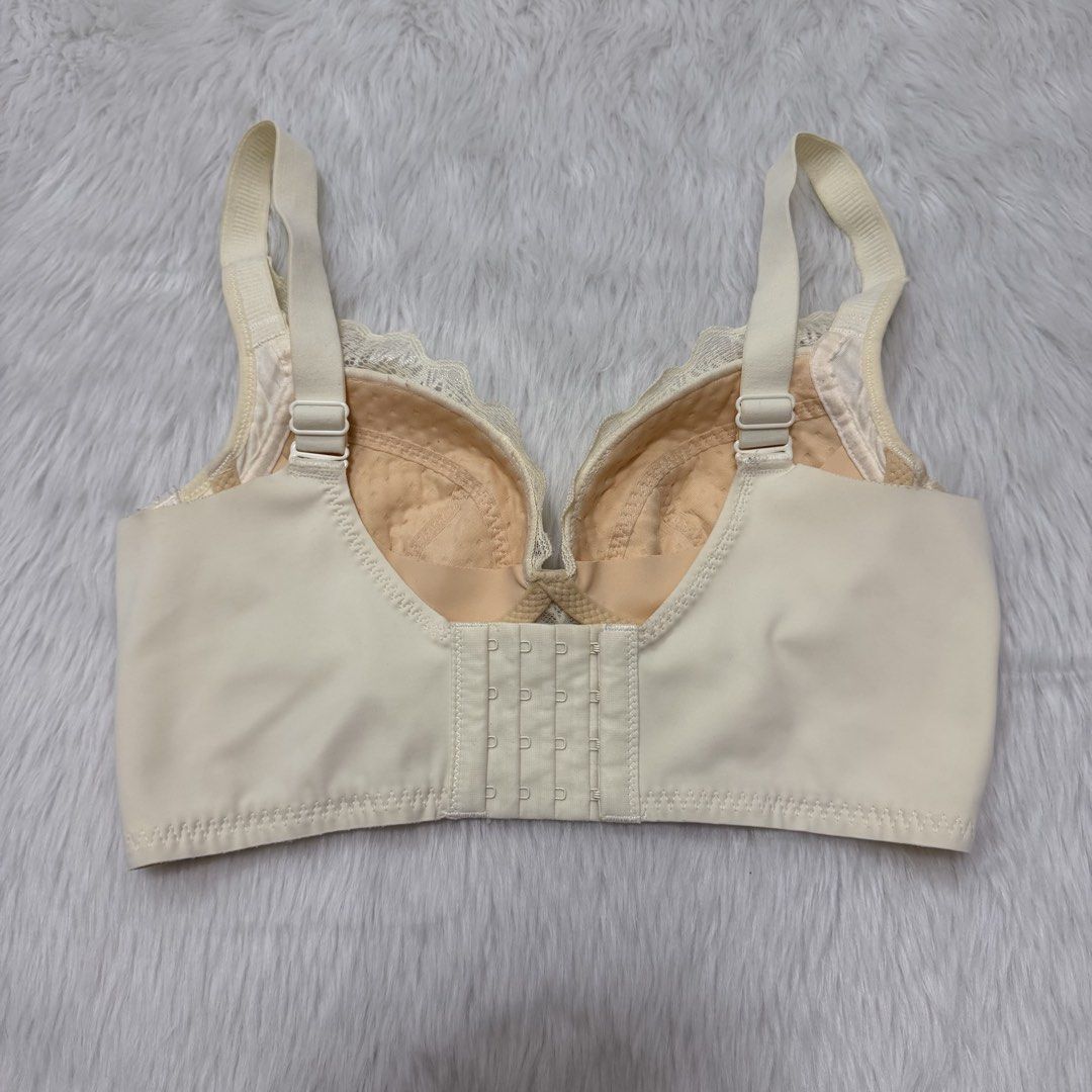 Cream Lace Longline Bra [34B] (Category: Undergarments & Loungewear) located in Malabon City. Submitted by k_intimates (Listing ID 1462004958, Image 3). Description: Details: • Best fit 34B / wire-free / lightly padded • No issues • Semi corset cream-colored lace bra..