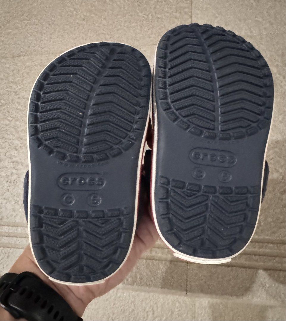 CROCS FOR BABY SIZE 5 (Category: Babies & Kids Fashion) located in Subic. Submitted by justinlazaro (Listing ID 1461802995, Image 2). Description: SIZE 5 fits 9 to 18 months old.