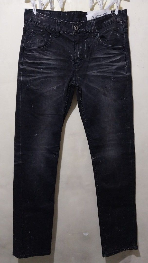 Croxx Black Wash Denim Jeans (Category: Jeans) located in Manila. Submitted by PrinceDani.Clothing (Listing ID 1461850784, Image 1). Description: croxx black denim pants Size 34in waist 44in length excellent condition .
