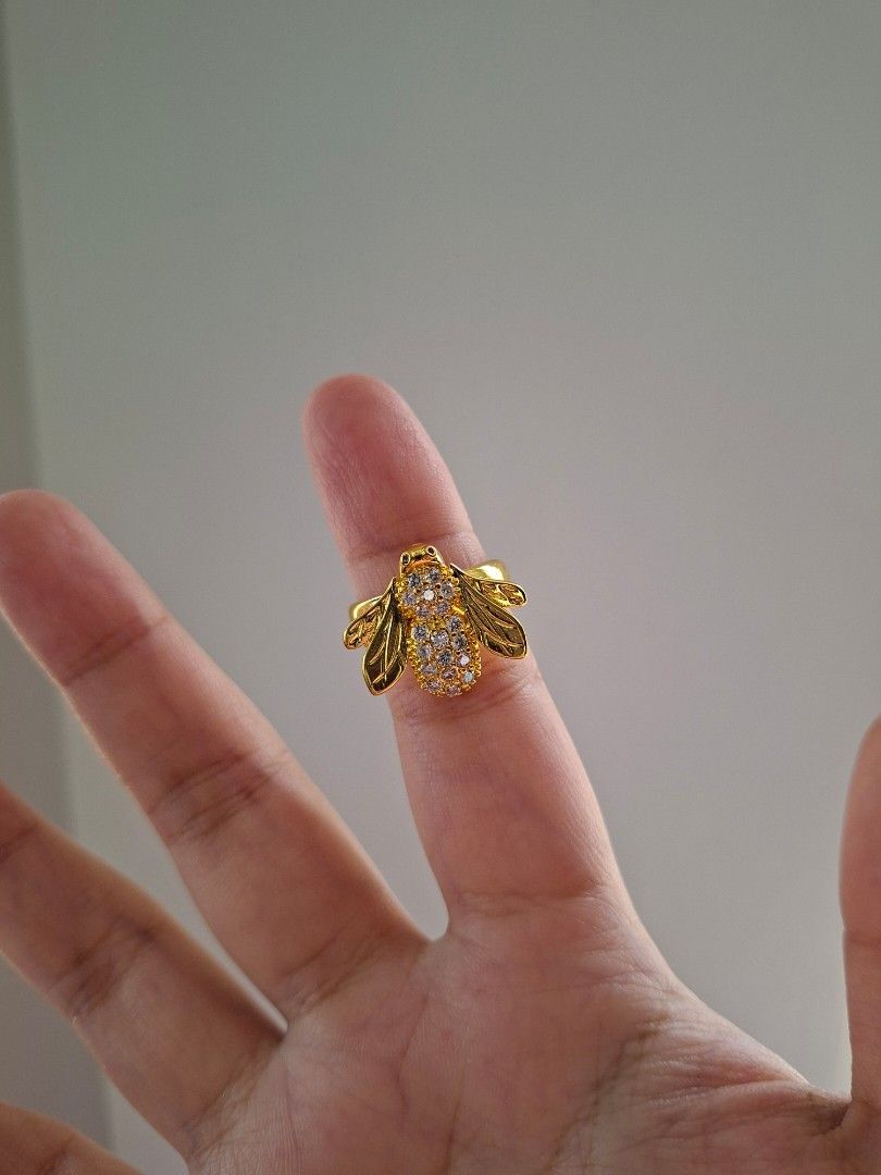Cute Bumble Bee Ring Size 7 Stainless Steel (Category: Rings) located in Dasmarinas. Submitted by danabrie22 (Listing ID 1461840072, Image 2). Description: size 7 very well-made, excellent crafstmanship 10/10 condition brand new stainless steel & cubic zirconia stones.