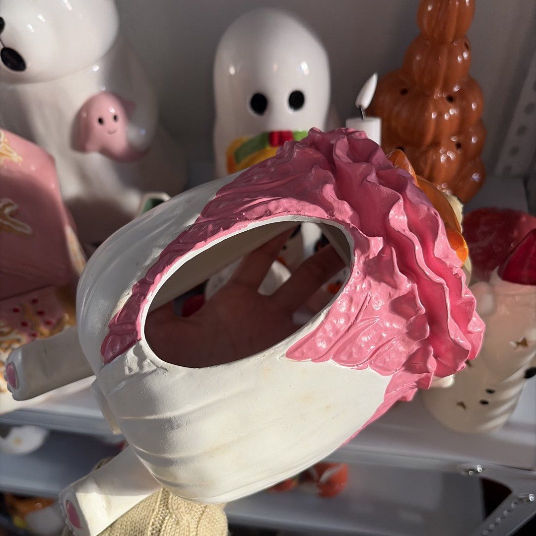Cute Shiba Inu Dog Tissue Holder (Category: Pots & Planters) located in Manila. Submitted by itsandrea (Listing ID 1461930321, Image 2). Description: .