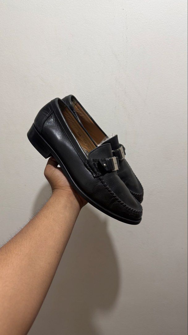Daks loafers (Category: Casual Shoes) located in Koronadal. Submitted by johnapolen99551 (Listing ID 1461867389, Image 3). Description: In good condition Ship nationwide Negotiable .