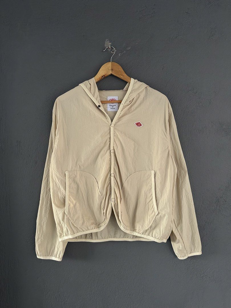 DANTON France - Light jacket (Category: Coats, Jackets and Outerwear) located in Pasig City. Submitted by worn2wice (Listing ID 1461840162, Image 1). Description: Size 38 Measurements (in) Width 23 Length 22.5/24.5 Sleeve Length 25 Very good condition Issue: missing one top button No copyright infringement intended. This post is for resale purposes only. All trademarks, logos, and brand names belong to their respective owners. .
