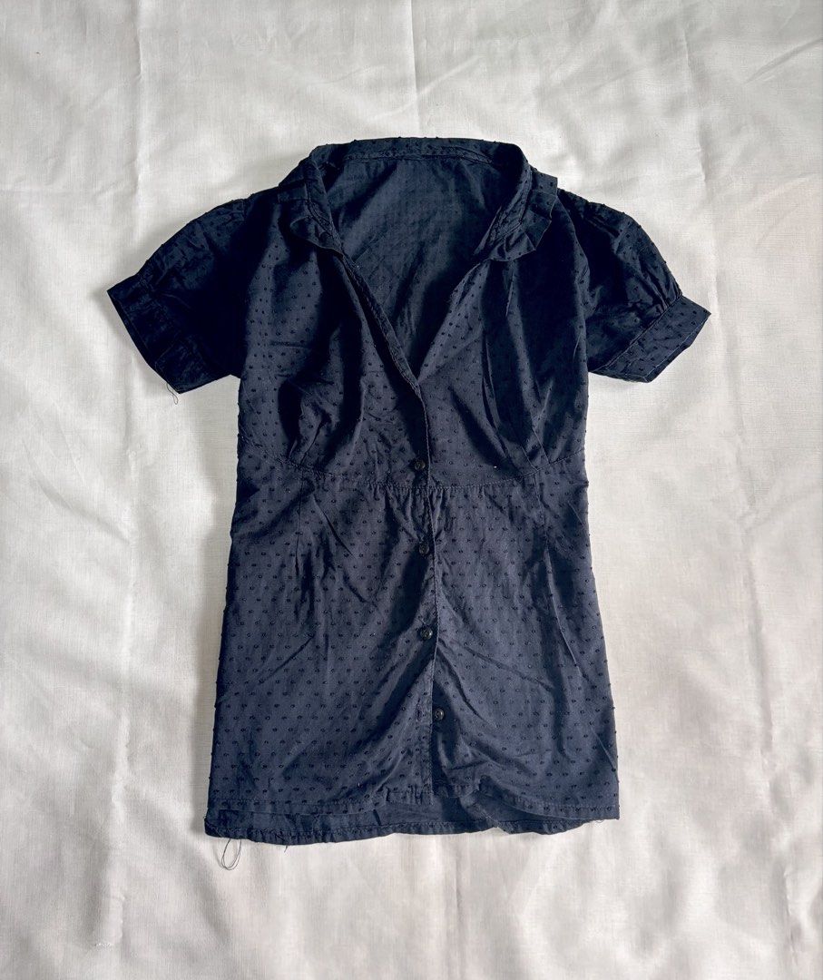 Dark Navy Blue Button-Up Short Cap Sleeve Fitted Blouse (Category: Blouses) located in Talisay. Submitted by oieyyy (Listing ID 1461910341, Image 1). Description: - has slight bleach (?) stain on right sleeve - altered the sides due to tear Bust 38- 40 | Waist 32-34.
