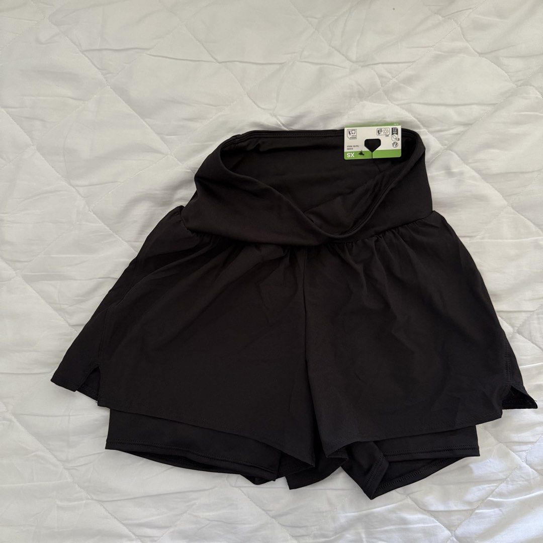 Decathlon Gym Running shorts (Category: Activewear) located in Davao. Submitted by aug_amari (Listing ID 1461810391, Image 2). Description: size XS Stretchy & comfy.