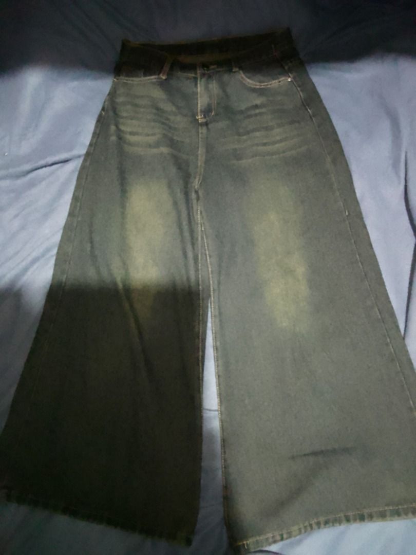 Denim Jeans (Category: Jeans) located in Caloocan City. Submitted by qwertyasdf1591 (Listing ID 1461970140, Image 1). Description: .