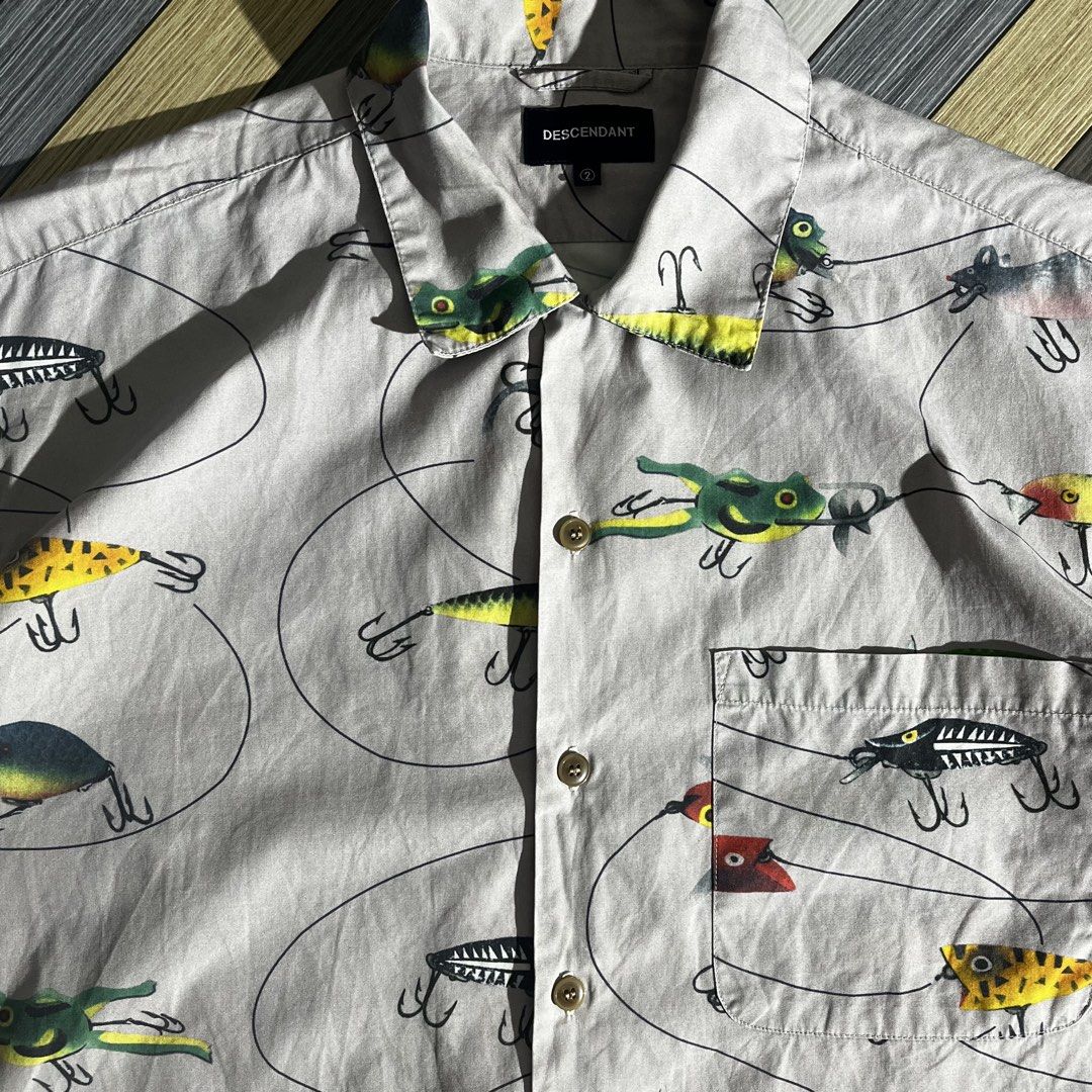DESCENDANT 2017SS "ANGLER" Textile SS Shirt (Category: Tshirts & Polo Shirts ) located in Daraga. Submitted by th3cliquejunks (Listing ID 1461888593, Image 2). Description: DESCENDANT 2017SS “ANGLER” Textile SS Shirt Tagged Size: 2” Condition: 10/10 Flawless Made in: Japan Measurement: Pit to pit: 24” Length: 27” - 1,880 Dm!.
