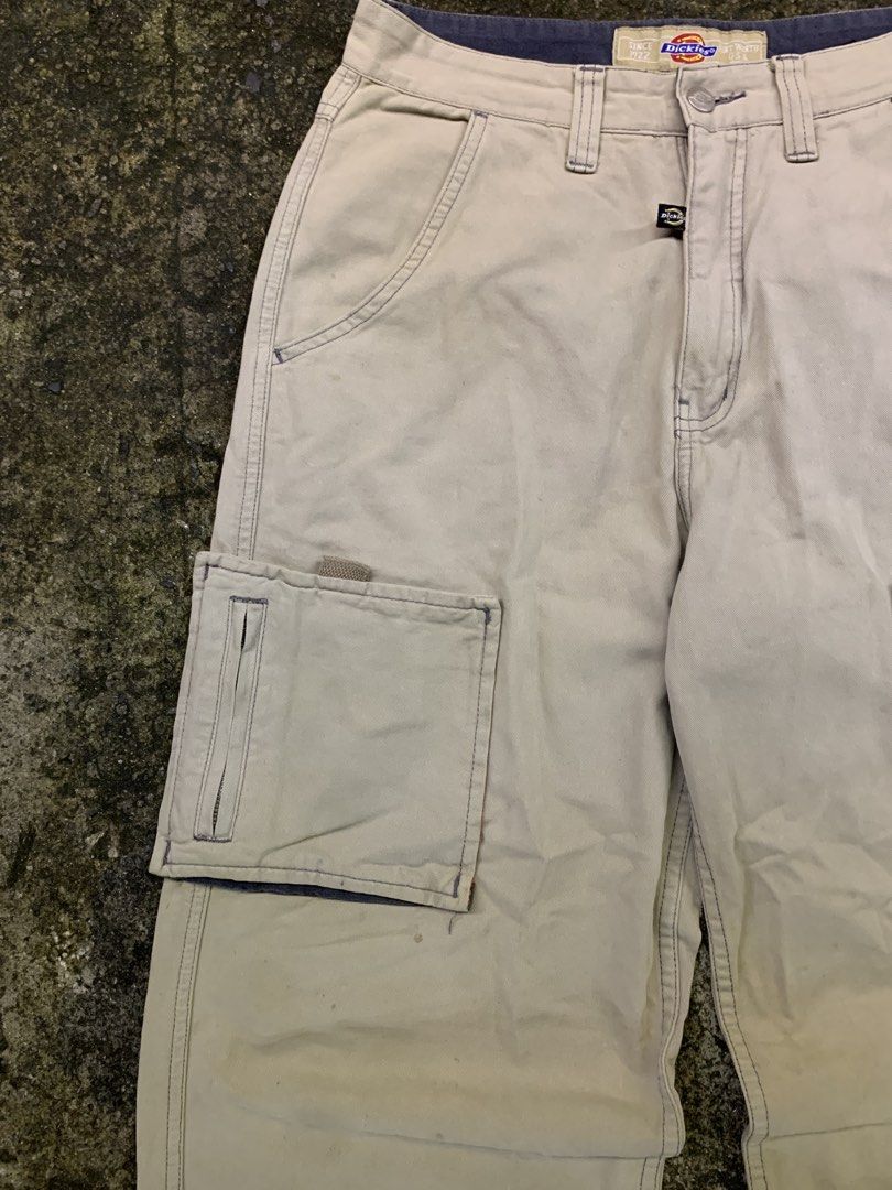 Dickies Cargo Pants Beige Workwear Style (Category: Jeans) located in Manila. Submitted by loyspalencia (Listing ID 1461848524, Image 2). Description: - Classic Dickies cargo pants - Light beige color - Durable workwear style - Multiple storage pockets - Zippered side pockets - Button and zip fly - Comfortable fit for everyday wear - Perfect for casual outfits - Vintage Dickies Khaki Cargo Pants Dimes: W-21 / L-29 / Waistline-16 / Helm-8.5 (30 on