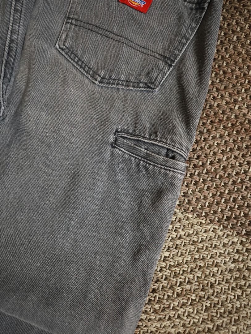 Dickies Vintage Gray Double Knee Workwear Pants (Category: Activewear) located in Pasig City. Submitted by mlclmchrs (Listing ID 1461943530, Image 3). Description: Sizing: Loose fit Waist - 36 inches Length - 40.5 inches Thigh - 14 inches Rise - 11.5 inches Hem - 9 inches Issues: workwear condition.