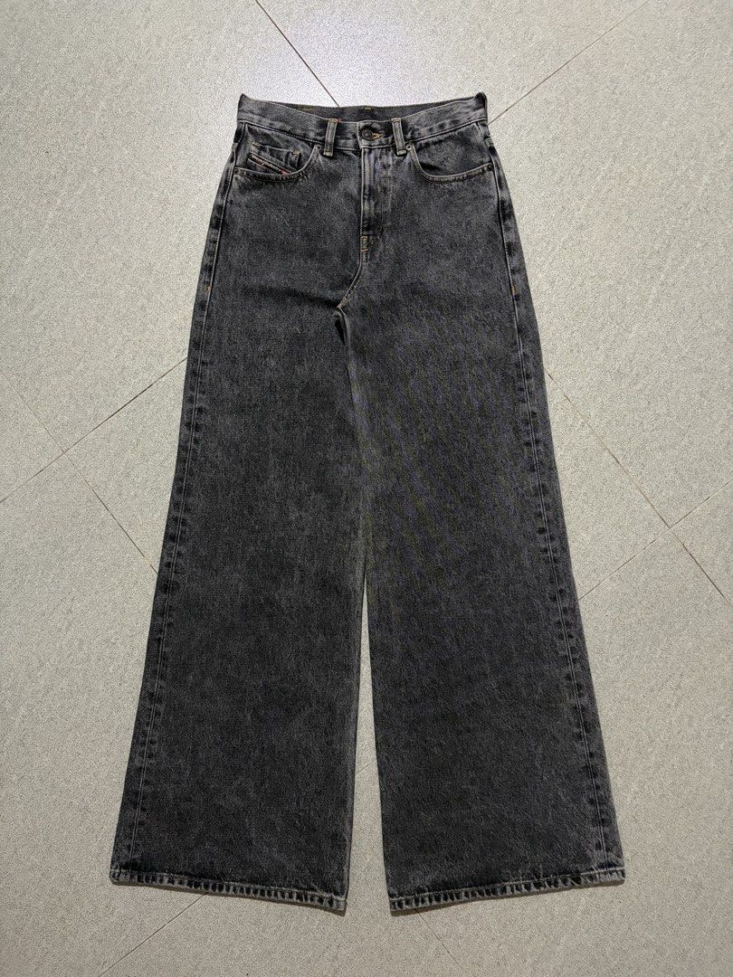 Diesel 1978 D Akemi Trouser Grey Jeans (Category: Jeans) located in Talisay. Submitted by re_sell01 (Listing ID 1461897681, Image 1). Description: Diesel 1978 D Akemi Trouser Jeans Size 25 Waistline 27” Length 43.5” Leg 11” Hem 13” Color Grey Non Stretch Non Alter Length Excellent Condition.