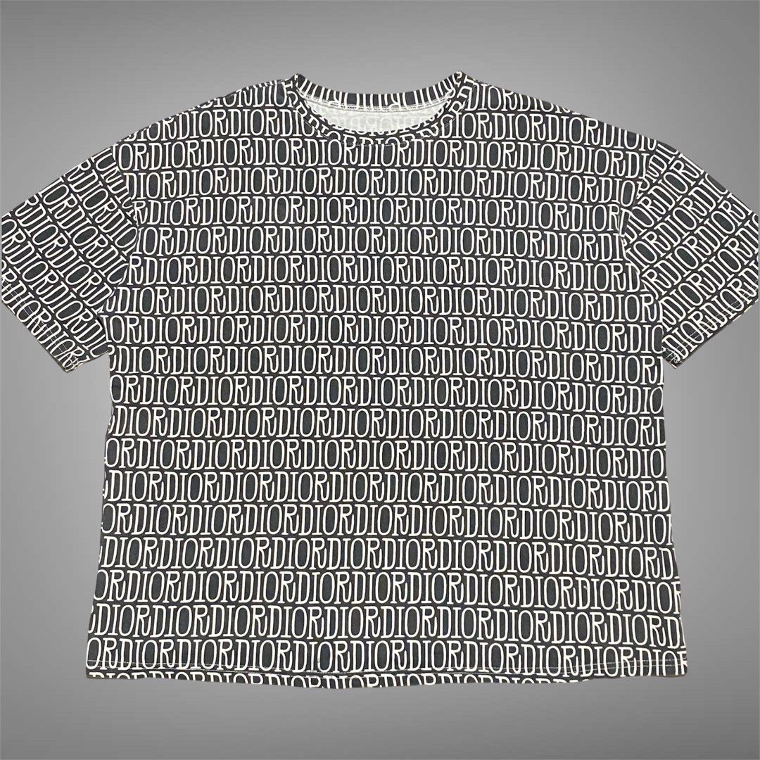 Dior (Category: Others Tops) located in Mabalacat. Submitted by stellargarments (Listing ID 1461834789, Image 1). Description: L - 27 W - 25 Condition - 9/110 Smooth tela Mismong tela na yung AOP Smooth on skin fabric ❌tags but super nice pangflex check last slide - 2 butas sa baba sobrang hindi pansinin parang wala lang 😁 Need wash fresh from bale.
