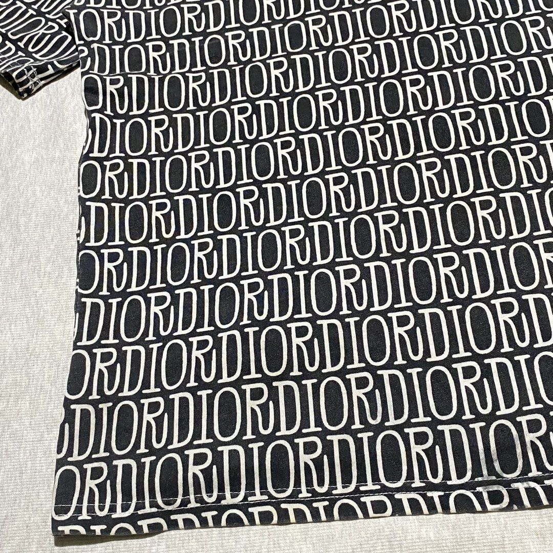 Dior (Category: Others Tops) located in Mabalacat. Submitted by stellargarments (Listing ID 1461834789, Image 3). Description: L - 27 W - 25 Condition - 9/110 Smooth tela Mismong tela na yung AOP Smooth on skin fabric ❌tags but super nice pangflex check last slide - 2 butas sa baba sobrang hindi pansinin parang wala lang 😁 Need wash fresh from bale.