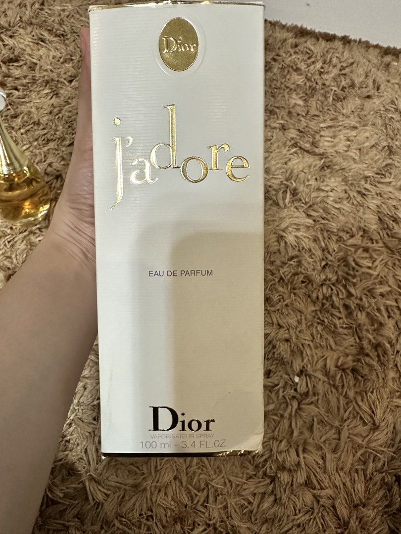 Dior J'adore Eau de Parfum 100ml (Category: Fragrance & Deodorants) located in Dagupan City. Submitted by vallureph (Listing ID 1461978152, Image 2). Description: - Authentic Dior J'adore Eau de Parfum - 100ml bottle - Natural spray - Made in France - Includes original box - Ideal for everyday wear.