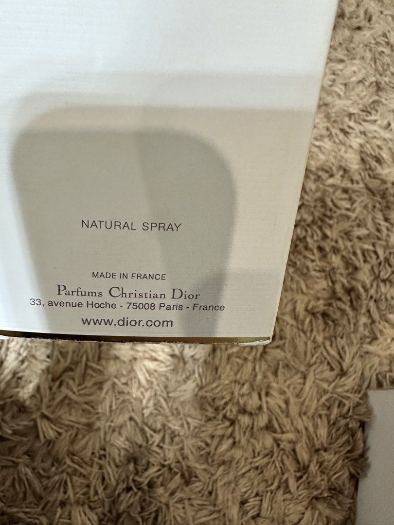 Dior J'adore Eau de Parfum 100ml (Category: Fragrance & Deodorants) located in Dagupan City. Submitted by vallureph (Listing ID 1461978152, Image 3). Description: - Authentic Dior J'adore Eau de Parfum - 100ml bottle - Natural spray - Made in France - Includes original box - Ideal for everyday wear.