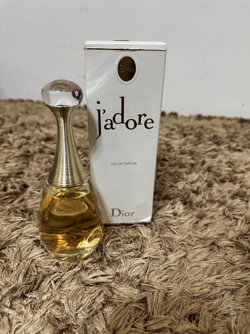 Dior J'adore Eau de Parfum 100ml (Category: Fragrance & Deodorants) located in Dagupan City. Submitted by vallureph (Listing ID 1461978152, Image 1). Description: - Authentic Dior J'adore Eau de Parfum - 100ml bottle - Natural spray - Made in France - Includes original box - Ideal for everyday wear.