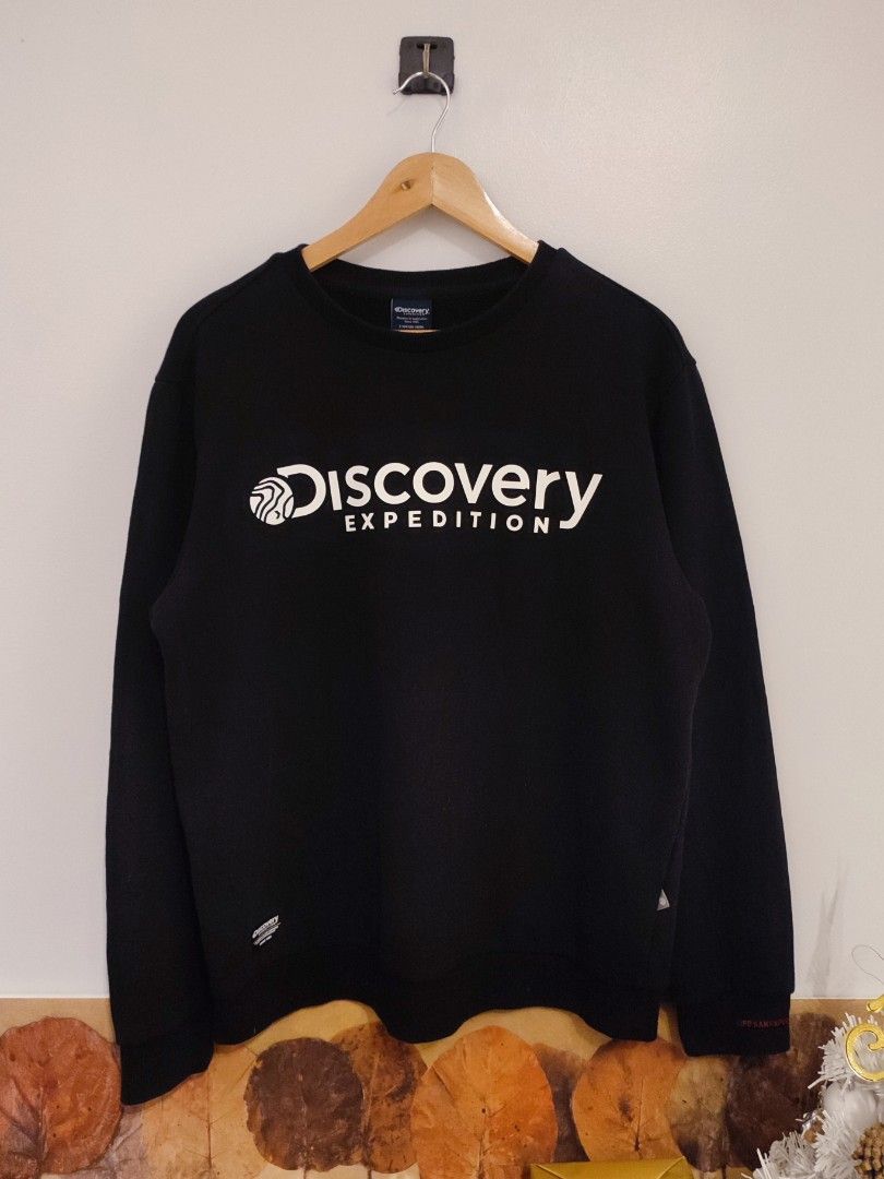 Discovery Expedition Sweater Pullover (Category: Coats, Jackets and Outerwear) located in Ibajay. Submitted by trendholicrepublique (Listing ID 1461910716, Image 1). Description: Discovery Expedition Sweater Pullover 159 Php Color Rate 9.8/10 Medium to Large Size Dimes 22 x 26 Very Good to Excellent Condition (need wash) Issue: minimal issue sa print.