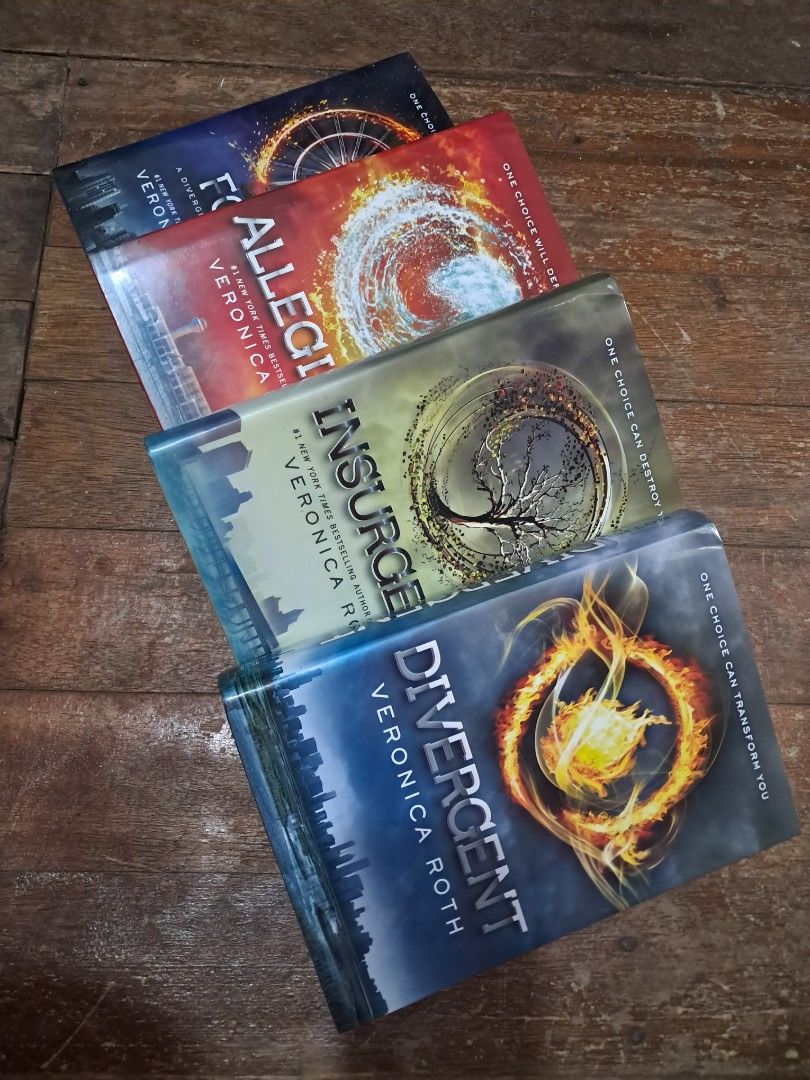 DIVERGENT Series Hardcover Book Set (Category: Storybooks) located in Pasig City. Submitted by _george (Listing ID 1461821280, Image 1). Description: 📚 **Divergent Hardbound Book Set for Sale** 📚 Selling my **Divergent hardbound book set** — perfect for collectors and fans of the series! 💙 ✨ **Condition:** Like new • No damages, tears, or markings • Well-maintained and barely used • The sides/edges of the pages have a **slightly yellowish tint