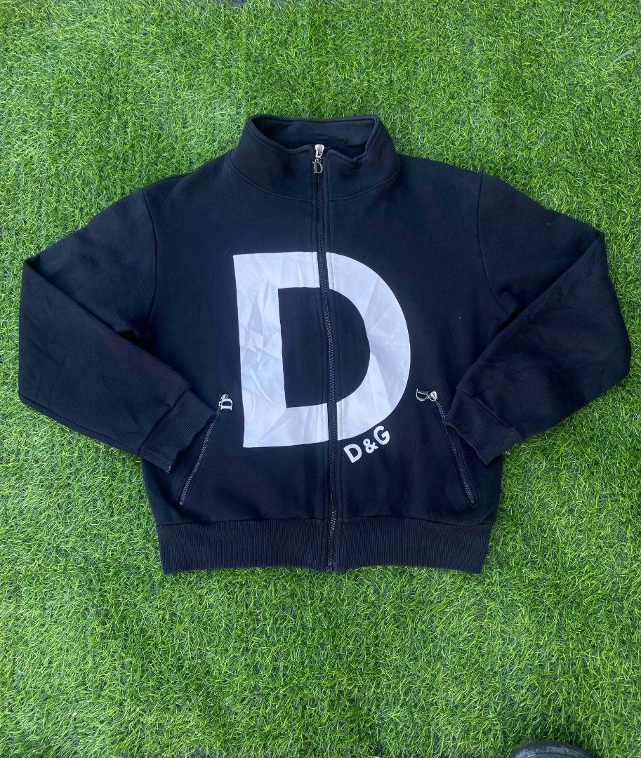 Dolce Gabbana (Category: Longsleeves) located in Bacolod City. Submitted by belleza_030299 (Listing ID 1461957169, Image 1). Description: Dolce Gabbana off legit 20x 21.