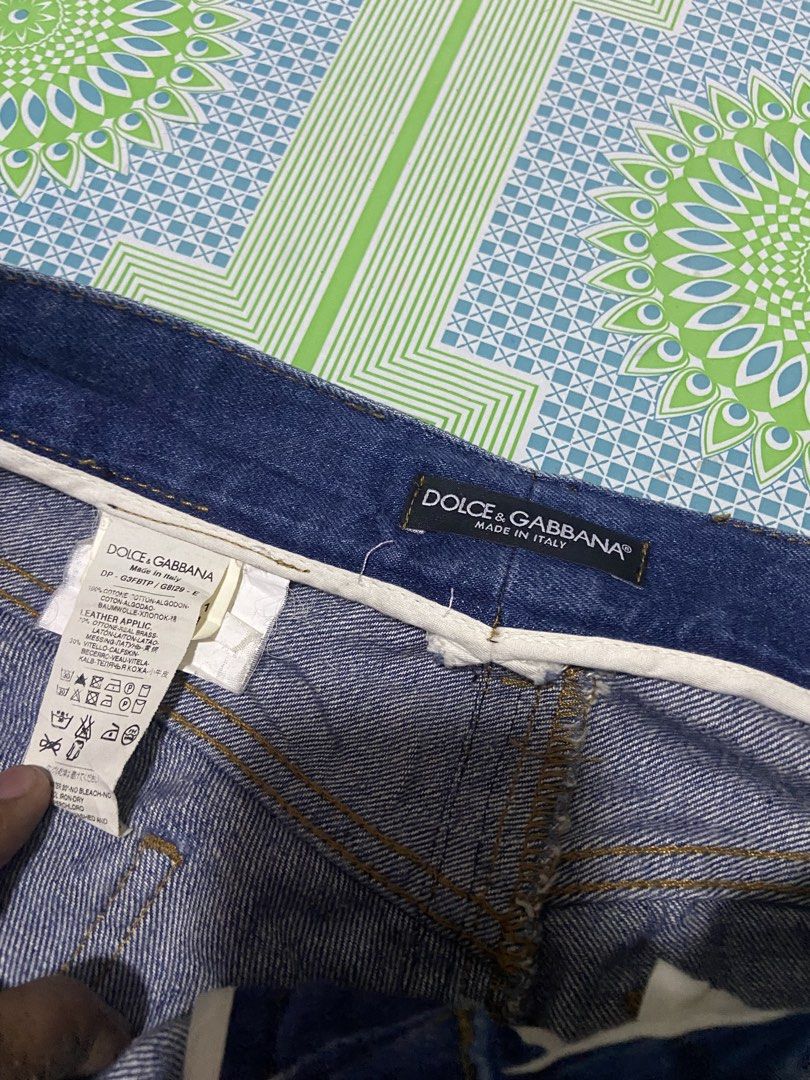 Dolce Gabbana DG Distressed Jeans (Category: Jeans) located in Cagayan de Oro. Submitted by timeless_trends (Listing ID 1461892204, Image 3). Description: dm for more details .