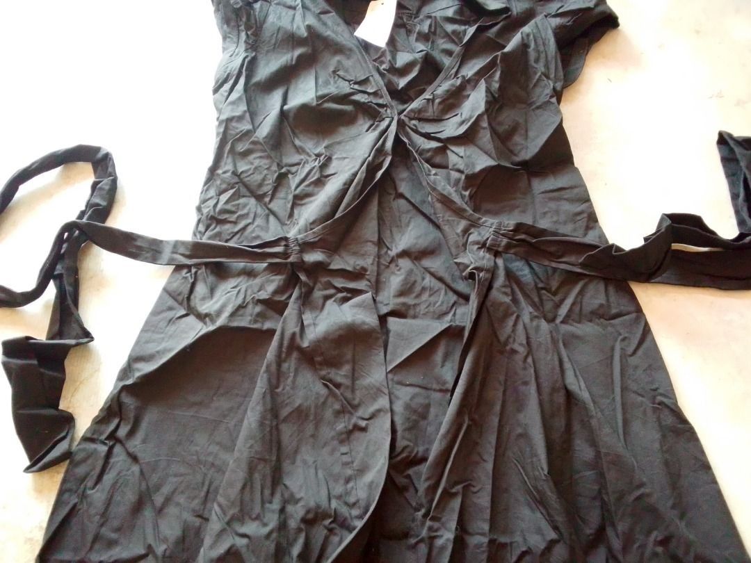 Dress US BNEWTAG ($68) (Category: Dresses) located in Los Banos. Submitted by mania-62906 (Listing ID 1461806481, Image 3). Description: Authentic. US size 4. Black. With waist cord..