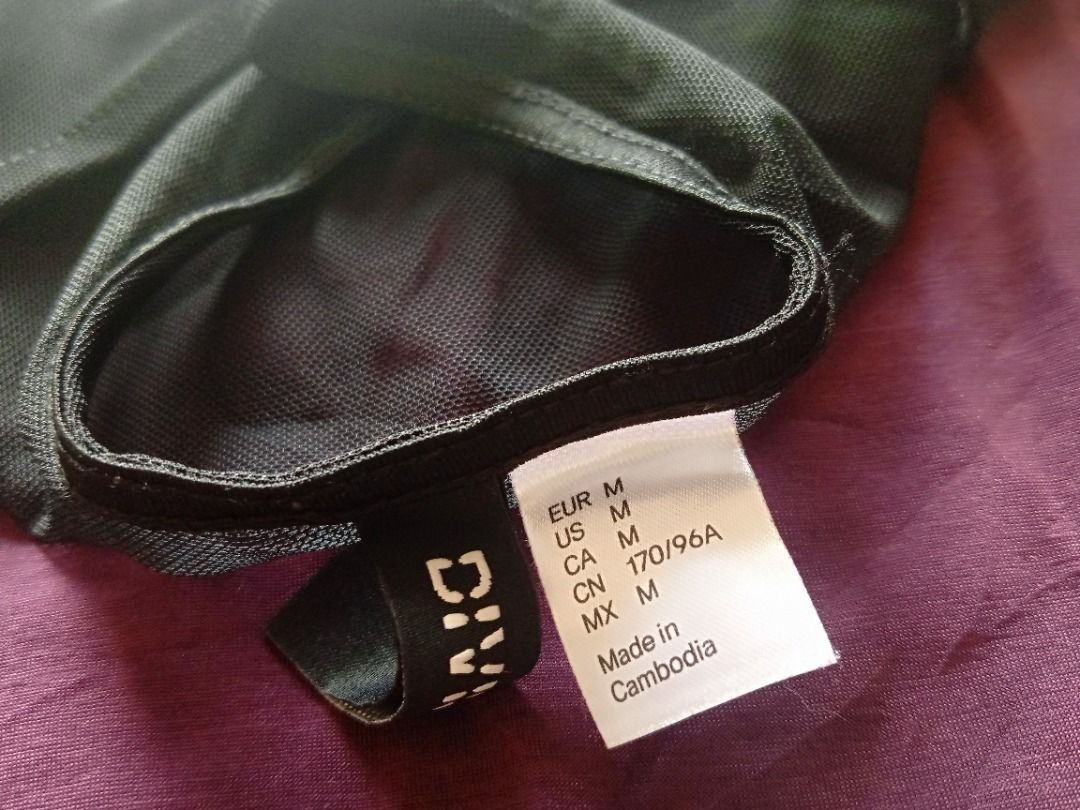 Dress US (Divided) (Category: Dresses) located in Los Banos. Submitted by mania-62906 (Listing ID 1461805810, Image 2). Description: Authentic very good condition, between lightly used to like new. US Medium .