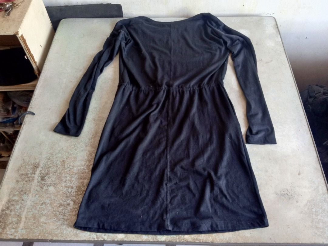 Dress US Mountain Hardware (Category: Activewear) located in Los Banos. Submitted by mania-62906 (Listing ID 1461805326, Image 3). Description: Authentic. US small. Like new. Black. Very very good condition Columbia Co specialized mountaineering brand.