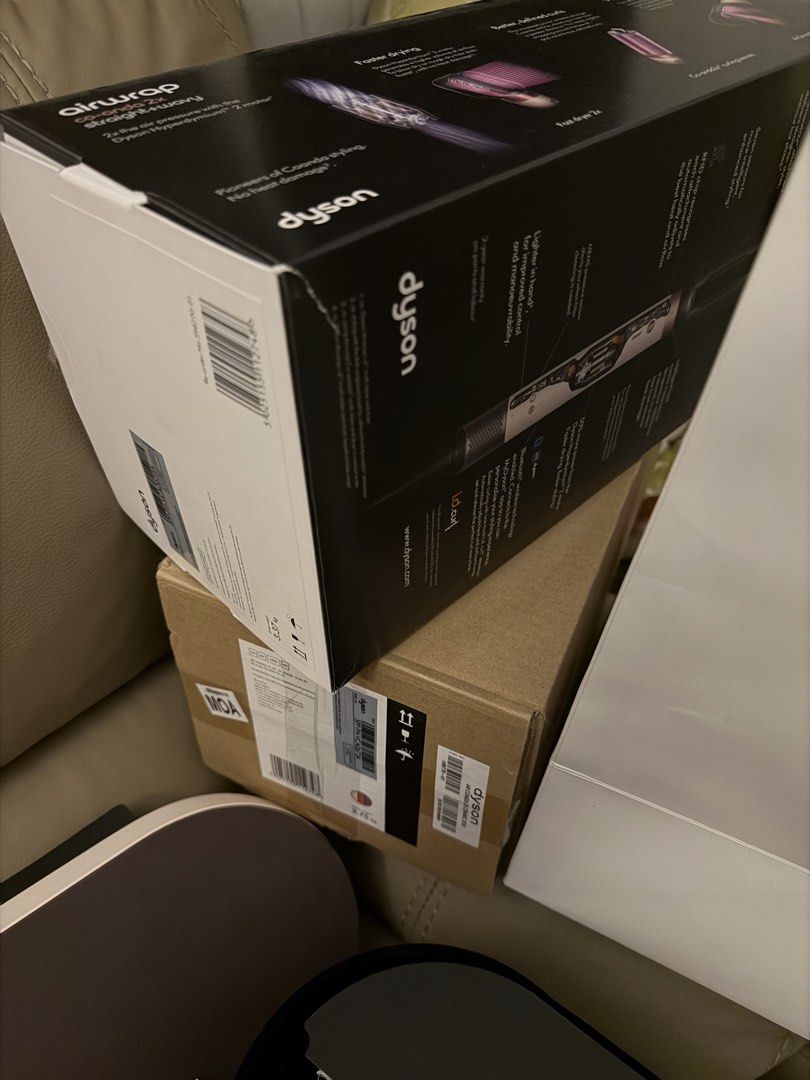 Dyson Airwrap Co-anda 2x (Category: Hair) located in Manila. Submitted by buyingstuffsidontneed (Listing ID 1461932426, Image 3). Description: FS Dyson Airwrap Co-anda 2x 36,500 REPRICED TO 34,500!! •bought last June (MOA branch with receipt! 🧾) •used 2-3x only •ceramic pink color •with original box & paper bag •comes with all original attachments Dm meeee! ❤️ RFS: not using it anymore .