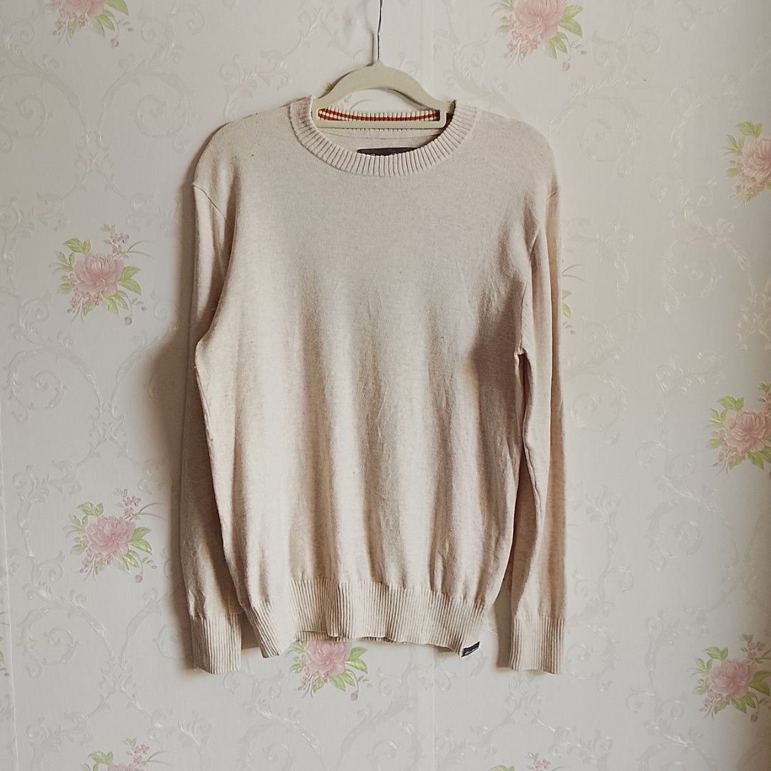 Eddie Bauer - Cream Sweater (Category: Coats, Jackets and Outerwear) located in Angeles City. Submitted by sselects_ (Listing ID 1461812227, Image 1). Description: Details of the item: *Color may vary due to lighting Size: XS on tag Width: 18" Length: 25" Sleeves: 22” Issue: small dirt, needs cleaning Condition: Excellent ALL ITEMS ARE NEGOTIABLE.